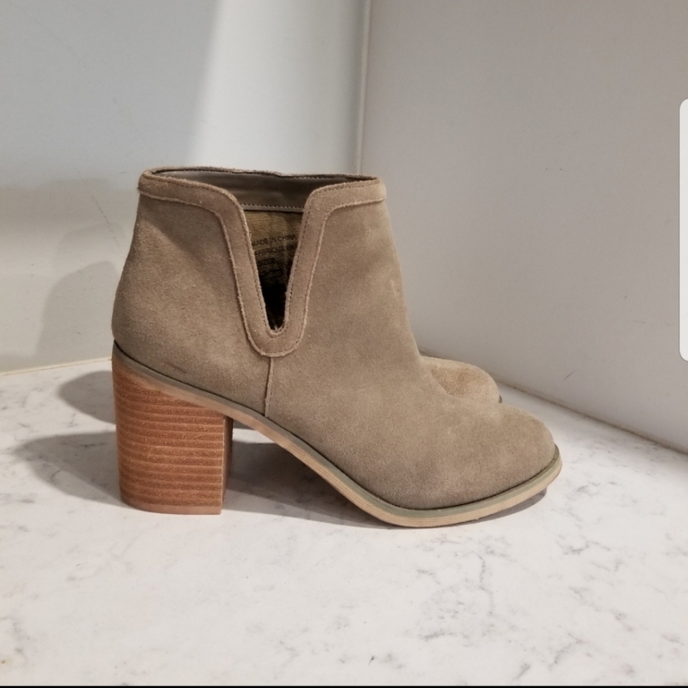 👢URBAN OUTFITTERS ANKLE LEATHER BOOTS